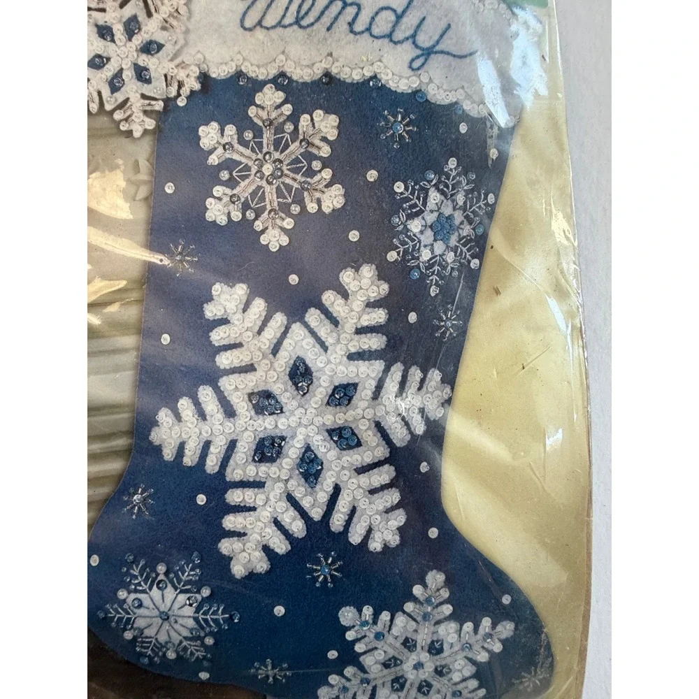 New Bucilla Glittering Snowflake 18